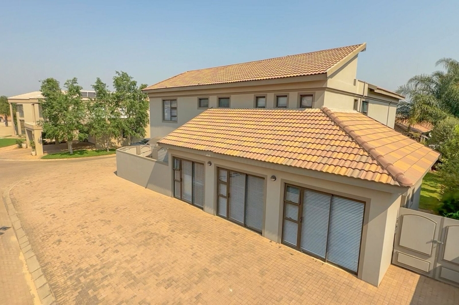 7 Bedroom Property for Sale in Melodie North West